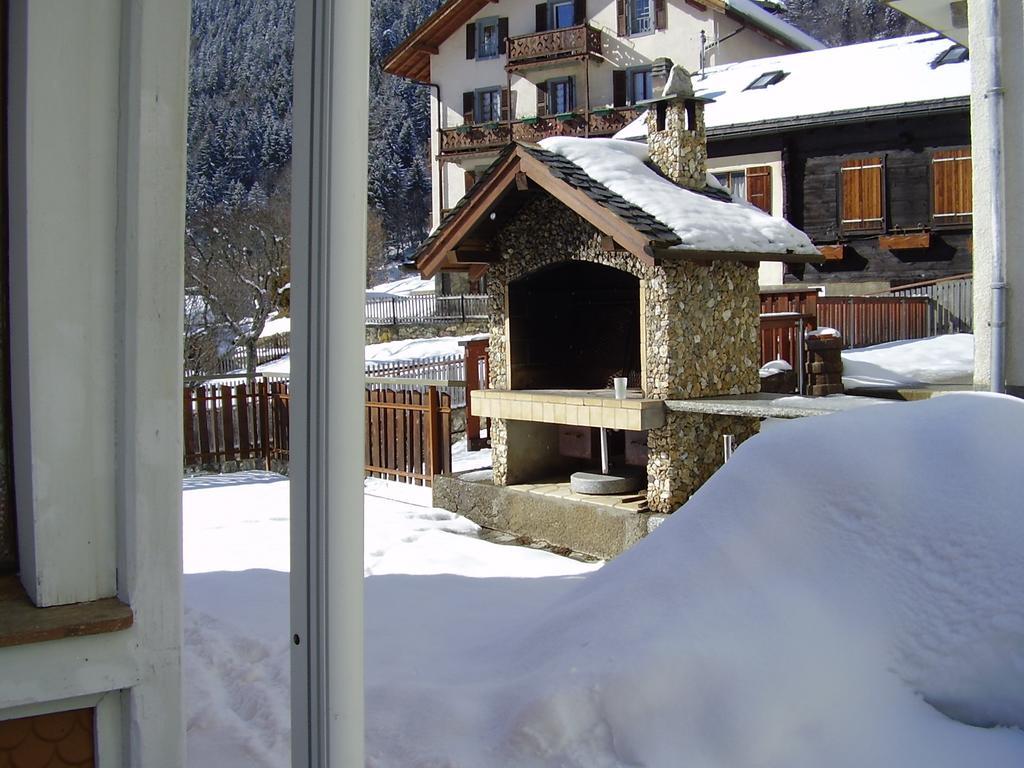 Les Alpes Hotell Finhaut Exteriör bild